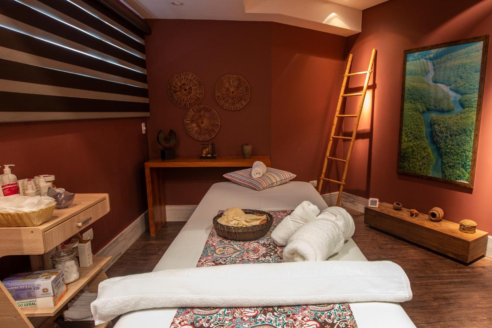 Bourbon Thermas Eco Resort Cataratas Do Iguacu Foz do Iguaçu Exterior foto A massage room at a spa
